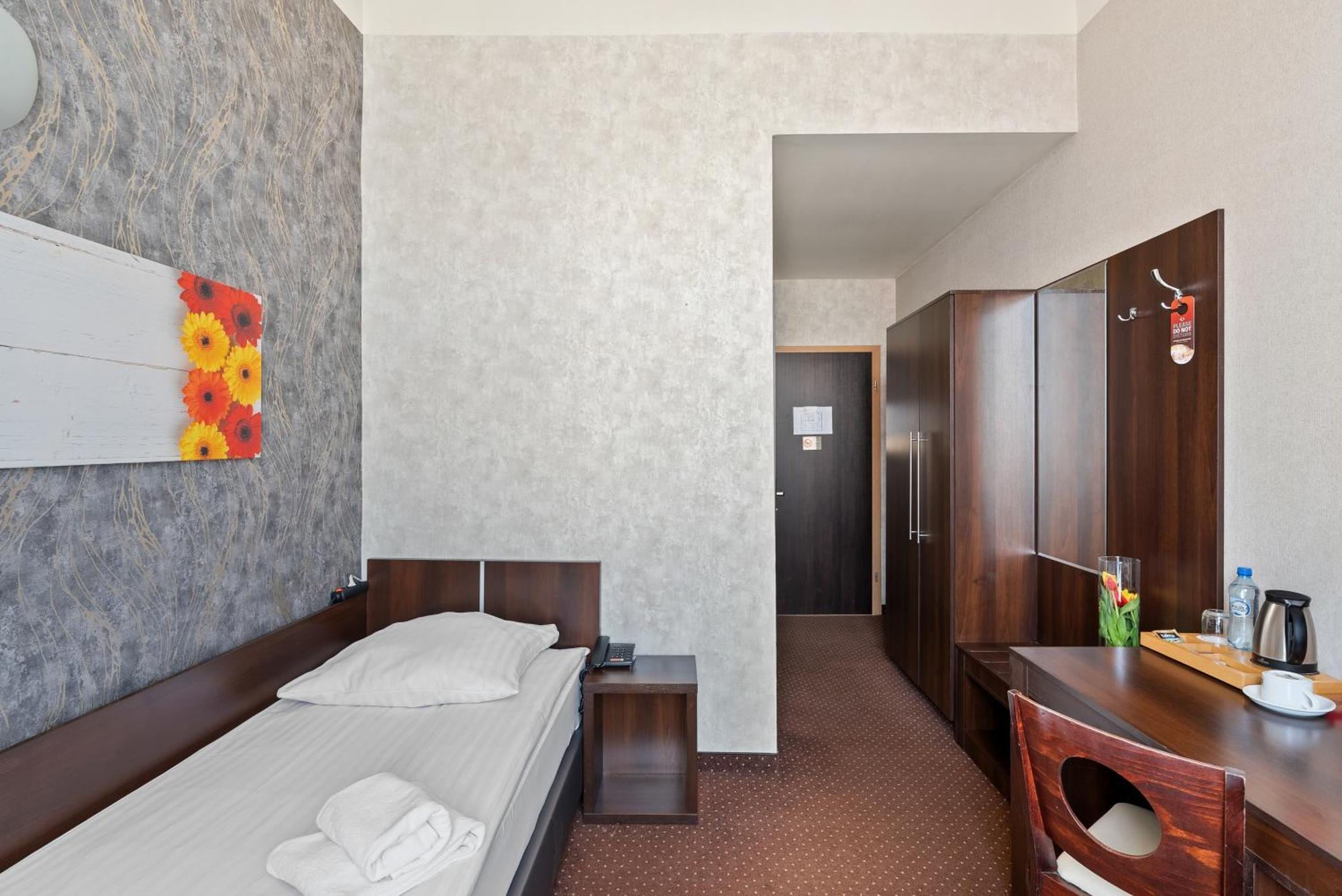Hotel Diament Economy Gliwice Exterior foto